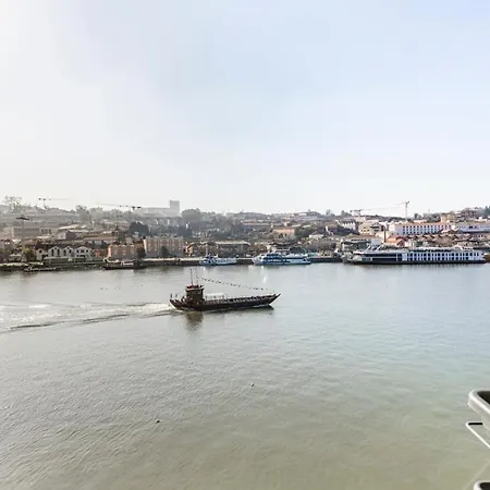 Plum Guide - Light Port Lejlighed Porto